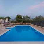 Vitis Zadarvillas * Oklaj