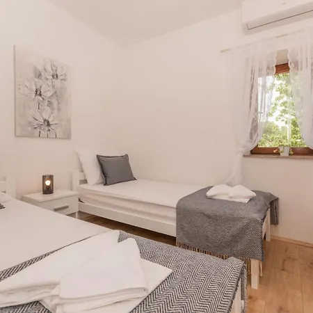Vitis Zadarvillas Villa Oklaj
