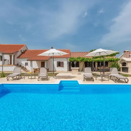 Vitis Zadarvillas Villa *