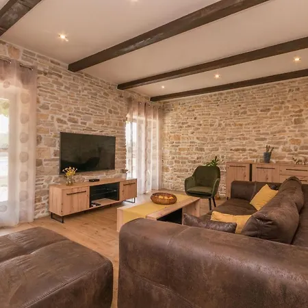 Vitis Zadarvillas *