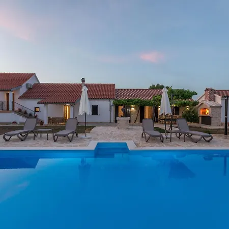 Vitis Zadarvillas Villa Oklaj