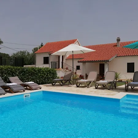 Vitis Zadarvillas * Oklaj