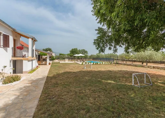 Vitis Zadarvillas * Oklaj