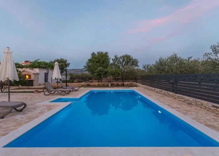 Vitis Zadarvillas * Oklaj